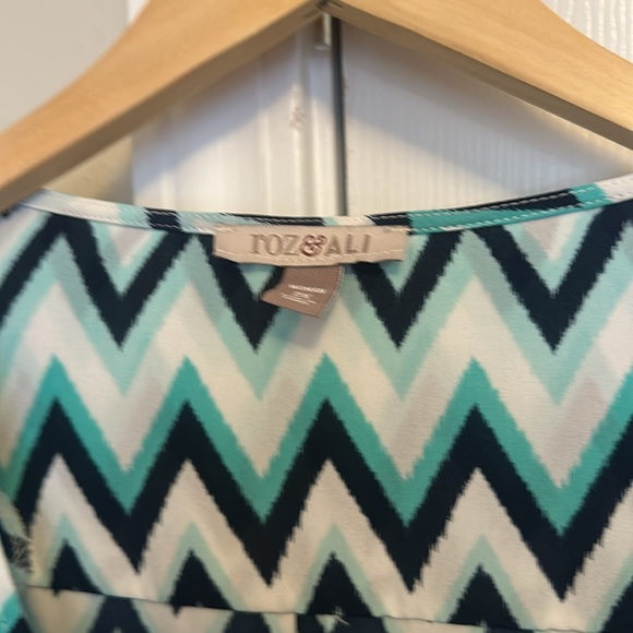 Blouse - great with leggings! - Picture 2 of 5